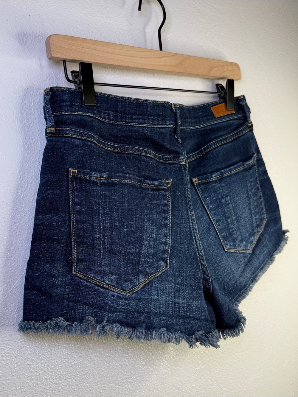 Abercrombie & Fitch Women’s Mid Rise Denim Jean Micro Shorts Size 29 - Picture 9 of 14